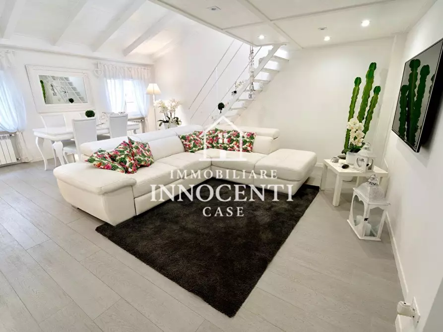 Immagine 3 di Appartamento in vendita  a Massa