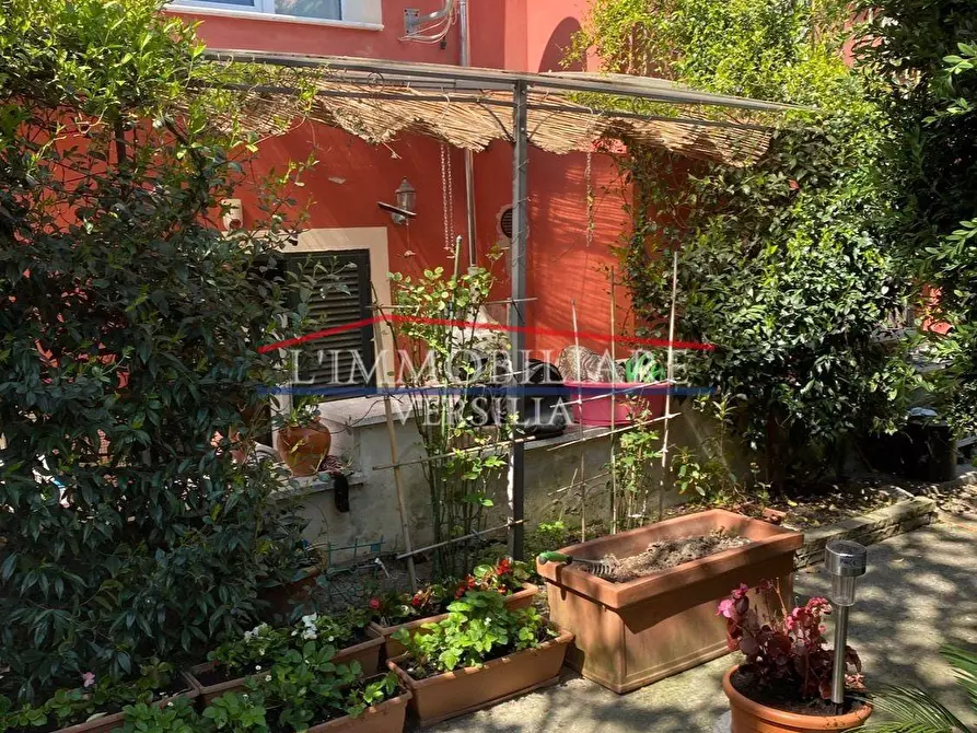 Immagine 8 di Appartamento in vendita  a Massa