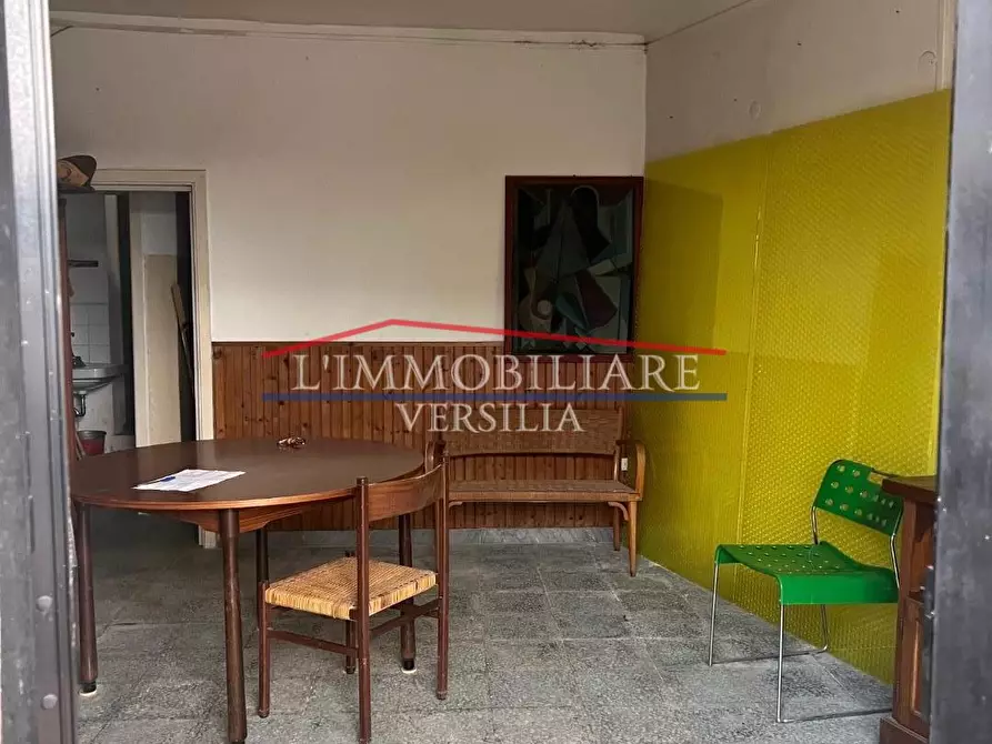 Immagine 12 di Locale commerciale in vendita  a Massa