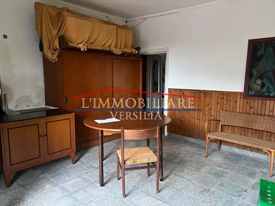 Immagine 4 di Locale commerciale in vendita  a Massa