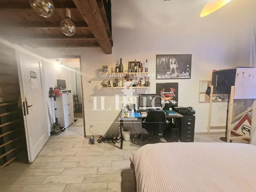 Immagine 37 di Terratetto in vendita  a Campi Bisenzio