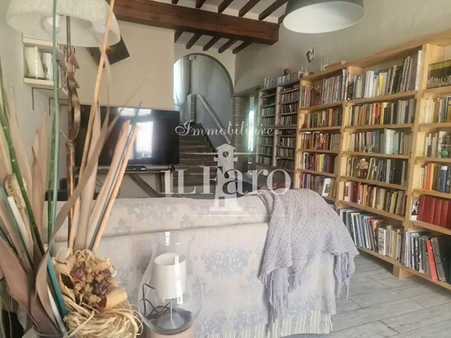Immagine 11 di Terratetto in vendita  a Campi Bisenzio