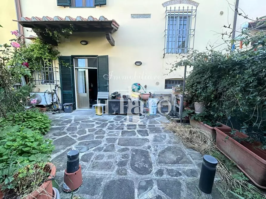 Immagine 1 di Terratetto in vendita  a Campi Bisenzio
