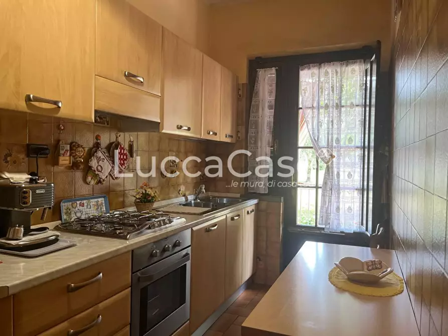 Immagine 5 di Villa in vendita  a Porcari