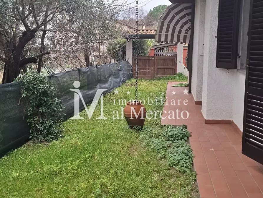 Immagine 3 di Casa bifamiliare in vendita  a Viareggio