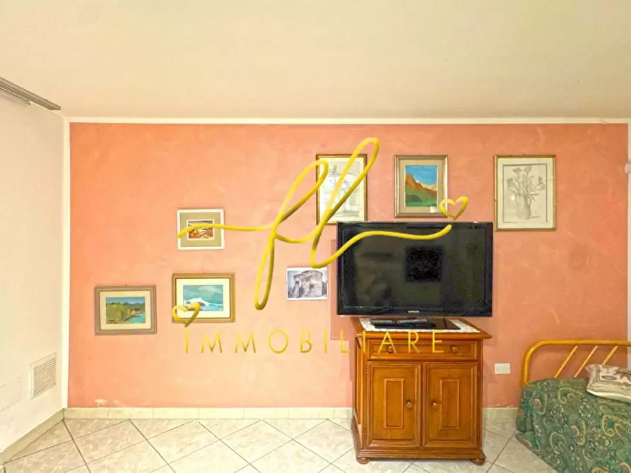 Immagine 68 di Villa in vendita  a Montescudaio