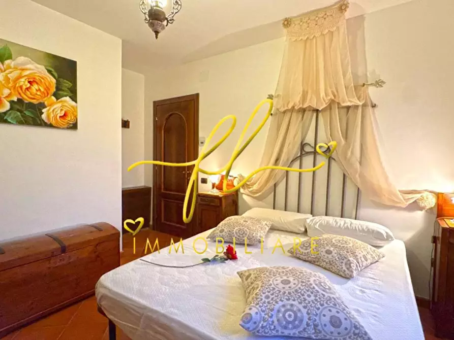 Immagine 49 di Villa in vendita  a Montescudaio