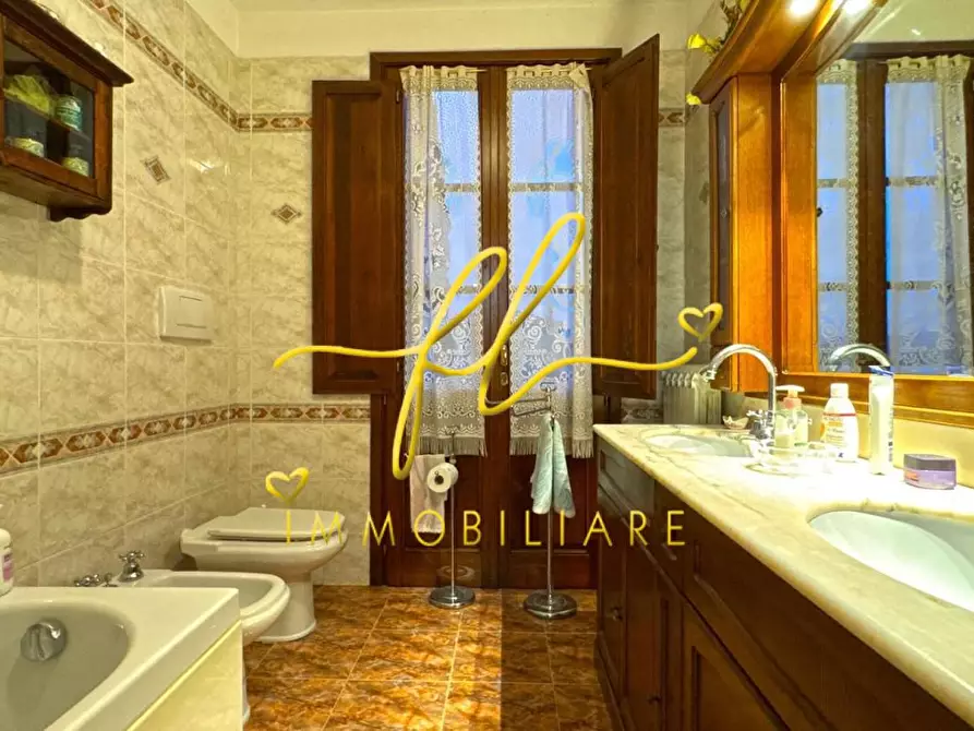 Immagine 54 di Villa in vendita  a Montescudaio