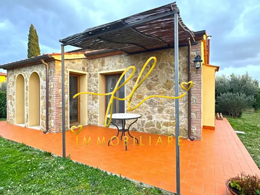 Immagine 11 di Villa in vendita  a Montescudaio
