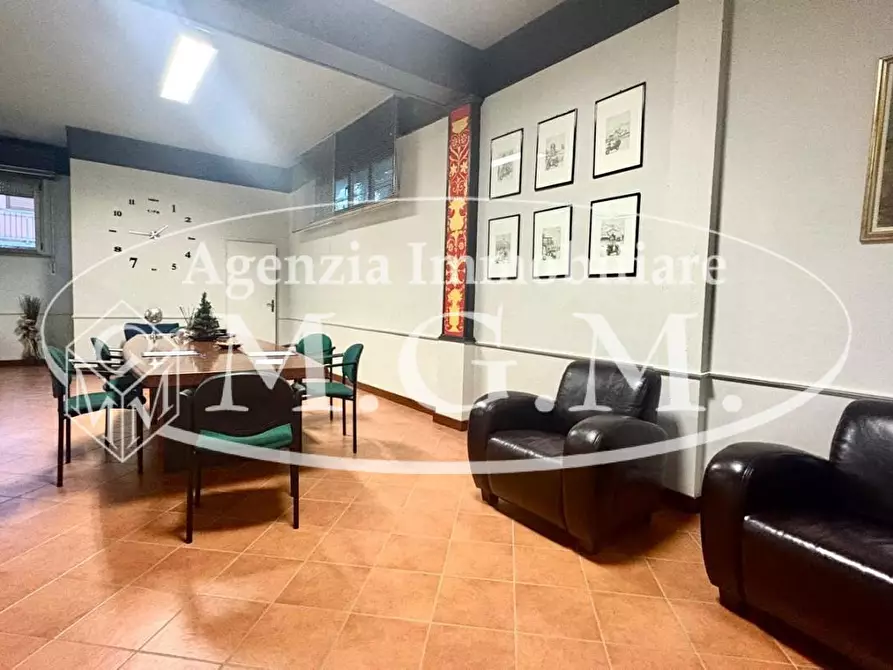 Immagine 4 di Ufficio in affitto  a Santa Maria A Monte