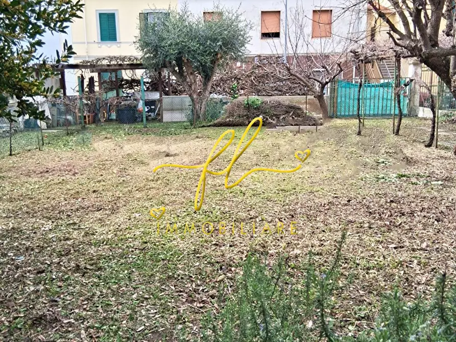 Immagine 29 di Villa in vendita  a Rosignano Marittimo