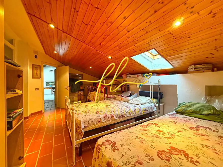 Immagine 12 di Villa in vendita  a Rosignano Marittimo