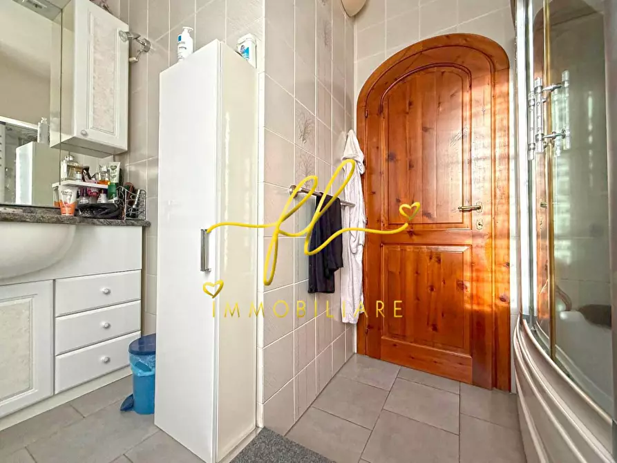 Immagine 38 di Villa in vendita  a Rosignano Marittimo