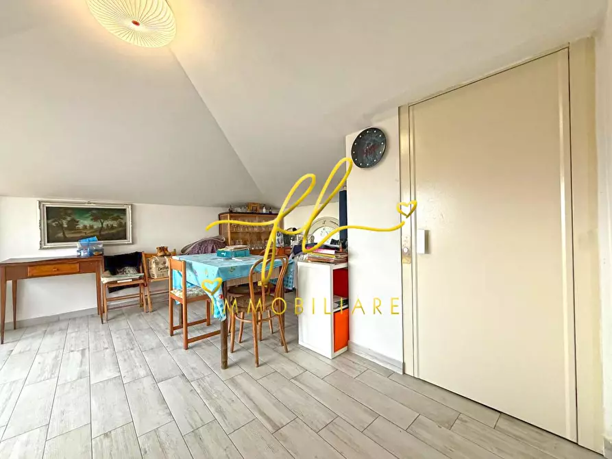 Immagine 14 di Villa in vendita  a Rosignano Marittimo