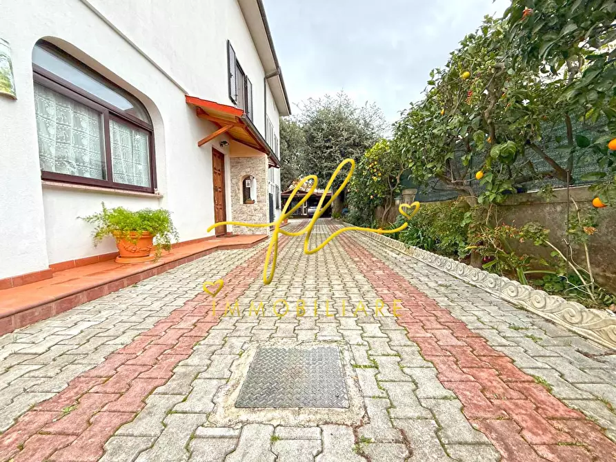 Immagine 7 di Villa in vendita  a Rosignano Marittimo