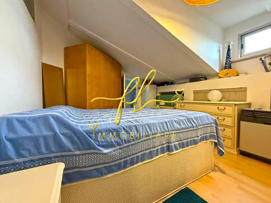 Immagine 19 di Villa in vendita  a Rosignano Marittimo