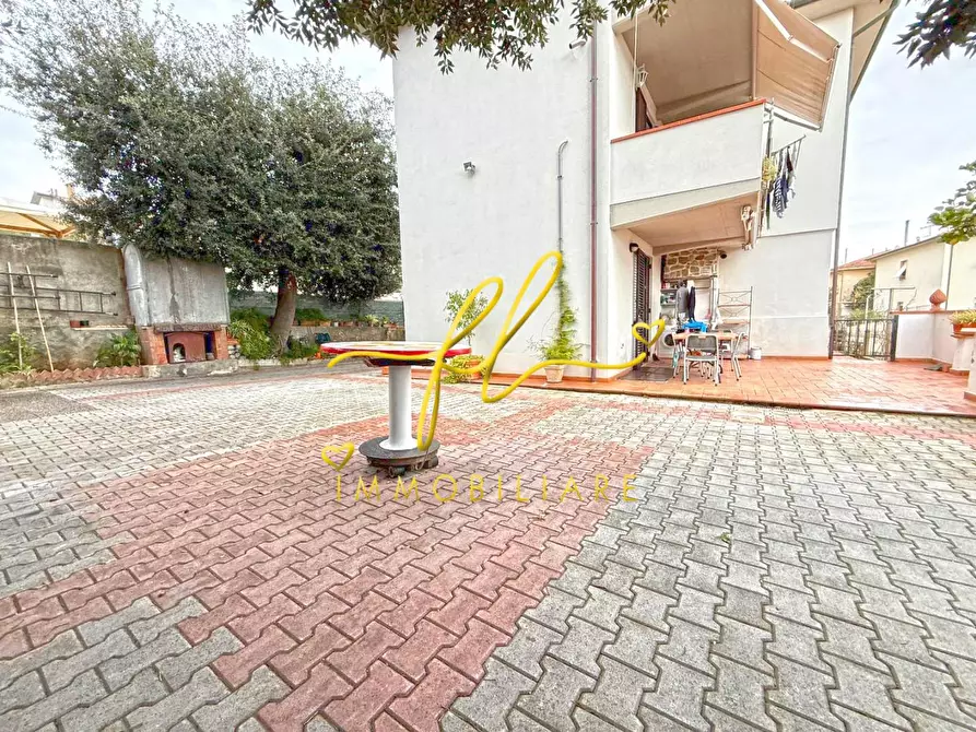 Immagine 11 di Villa in vendita  a Rosignano Marittimo