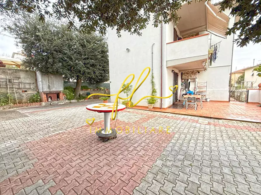 Immagine 6 di Villa in vendita  a Rosignano Marittimo