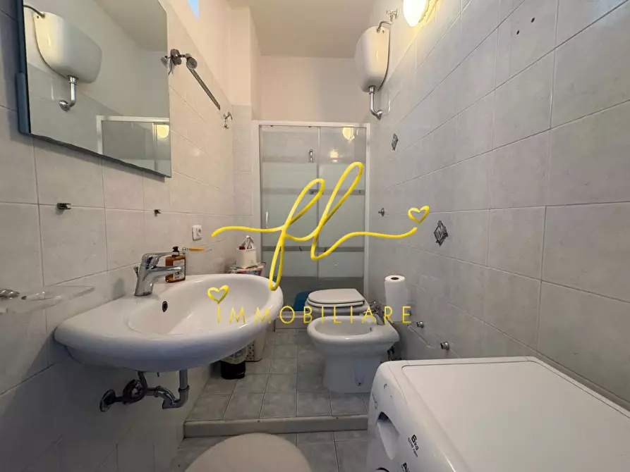 Immagine 16 di Appartamento in vendita  a Livorno