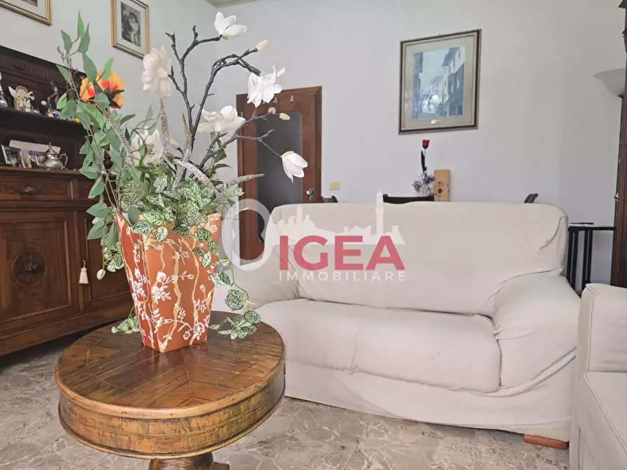 Immagine 15 di Appartamento in vendita  a Siena