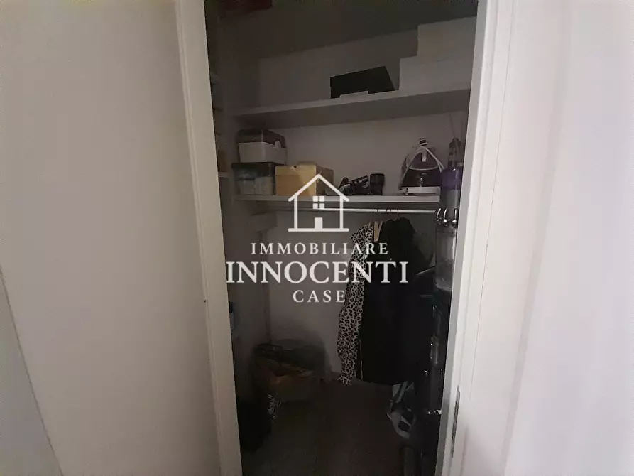 Immagine 21 di Appartamento in vendita  a Massa