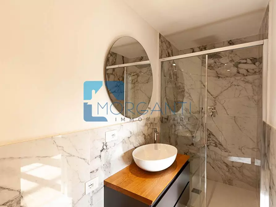 Immagine 18 di Appartamento in vendita  a Pietrasanta