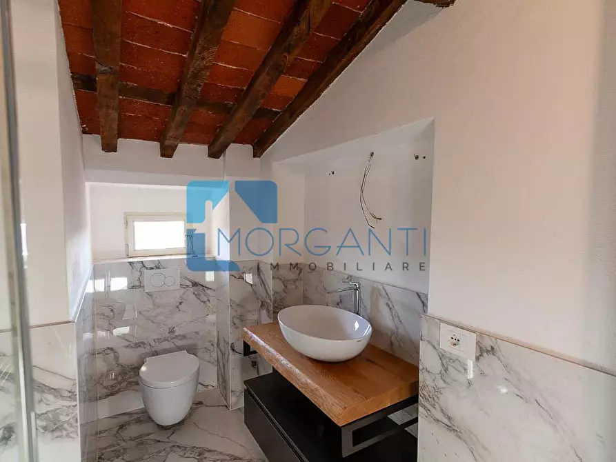 Immagine 12 di Appartamento in vendita  a Pietrasanta