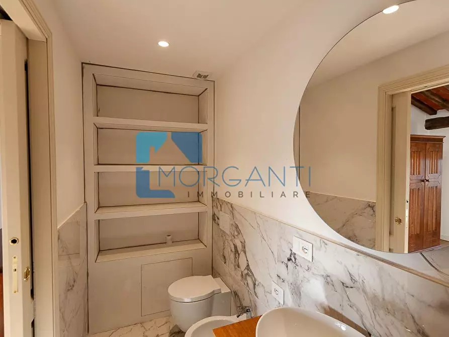 Immagine 17 di Appartamento in vendita  a Pietrasanta