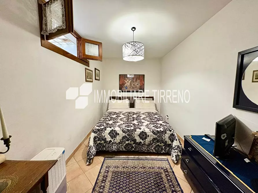 Immagine 25 di Villa in vendita  a Massa