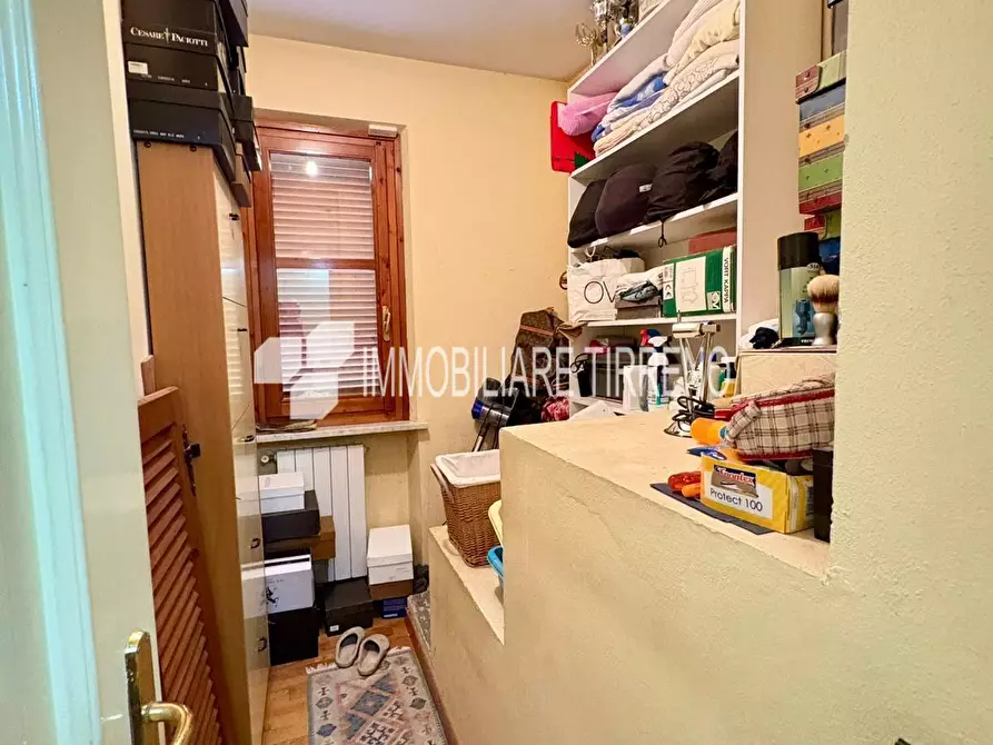 Immagine 18 di Villa in vendita  a Massa