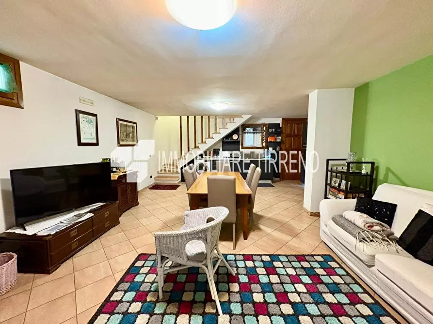 Immagine 22 di Villa in vendita  a Massa