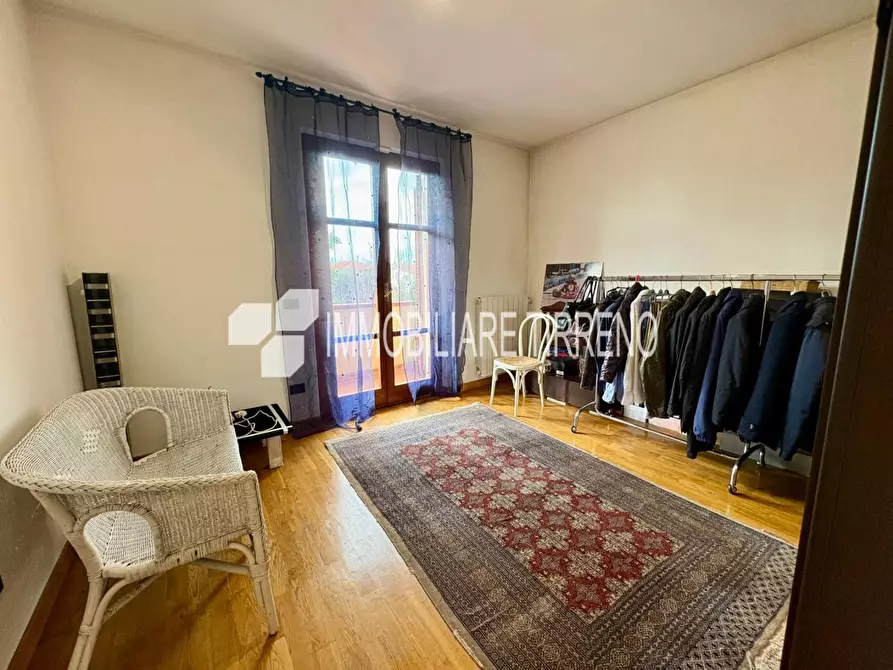 Immagine 15 di Villa in vendita  a Massa