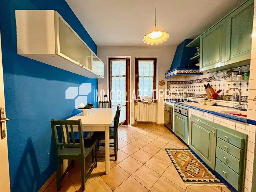 Immagine 26 di Villa in vendita  a Massa