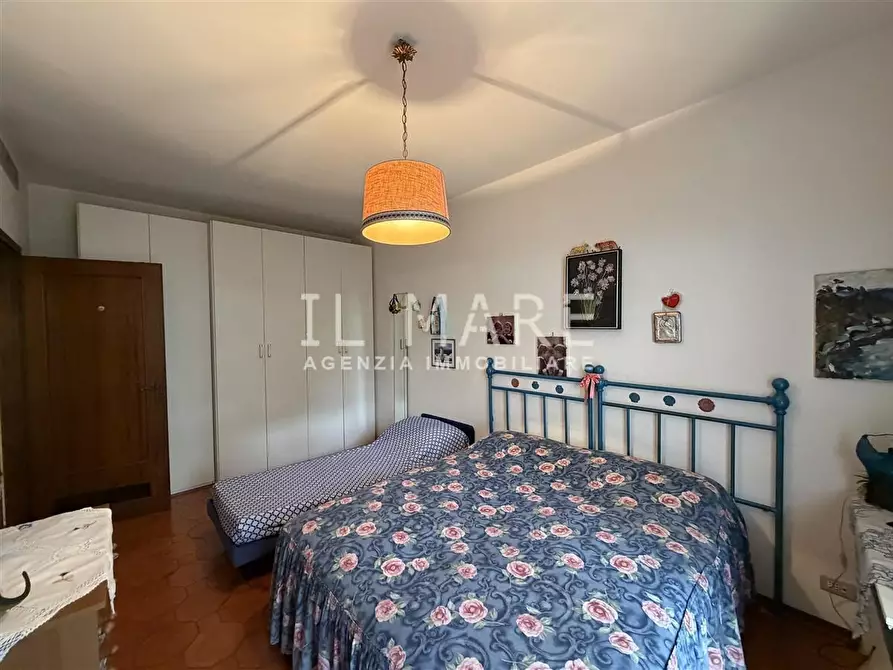 Immagine 10 di Appartamento in vendita  a Massa