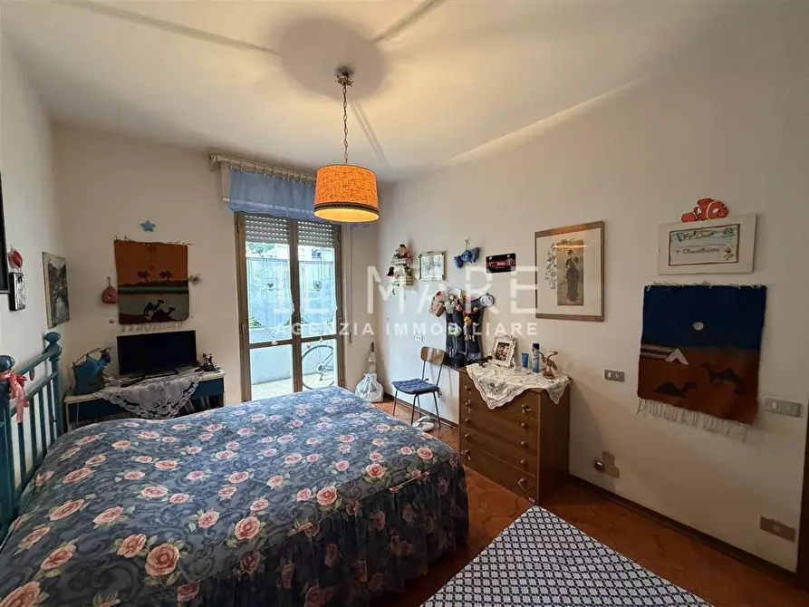 Immagine 11 di Appartamento in vendita  a Massa