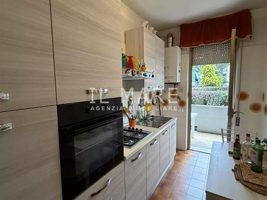 Immagine 6 di Appartamento in vendita  a Massa