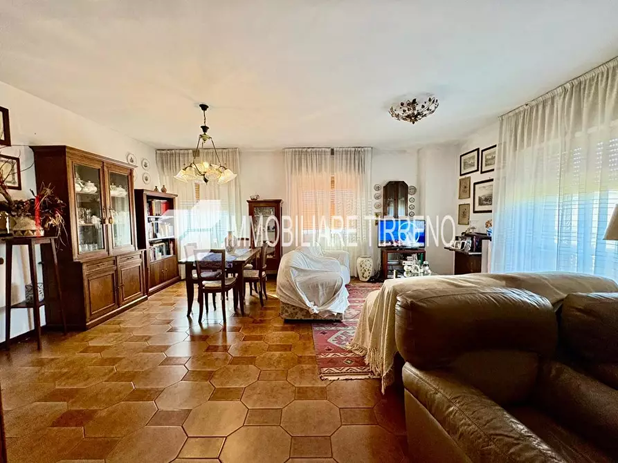 Immagine 2 di Appartamento in vendita  a Massa