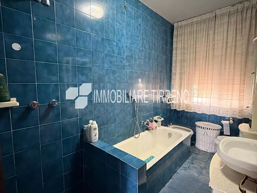 Immagine 17 di Appartamento in vendita  a Massa