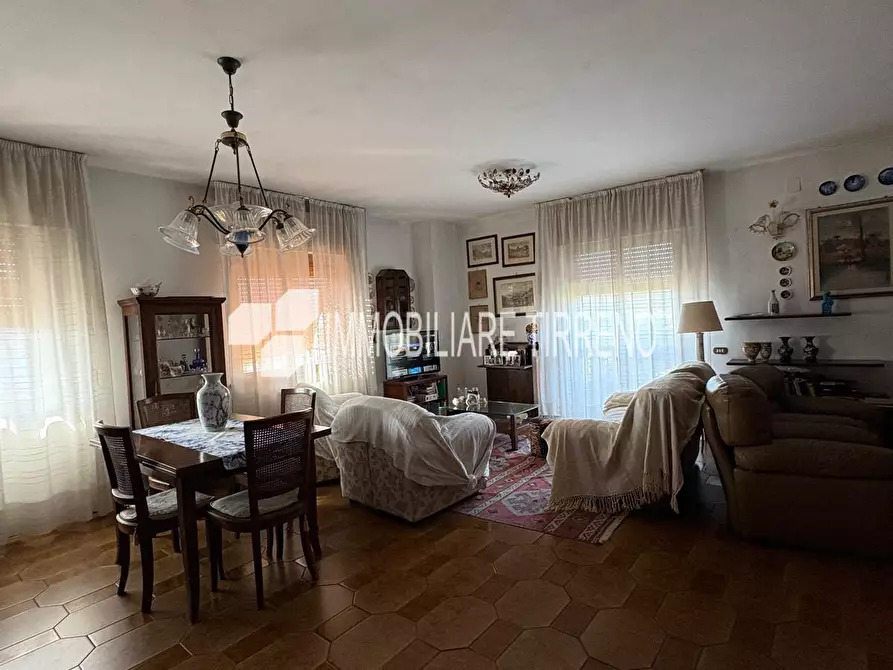 Immagine 20 di Appartamento in vendita  a Massa