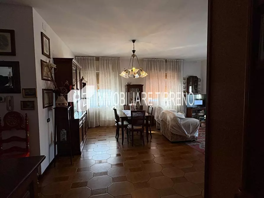 Immagine 22 di Appartamento in vendita  a Massa