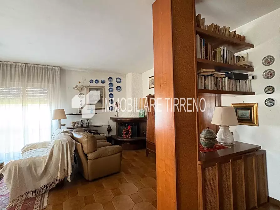 Immagine 13 di Appartamento in vendita  a Massa