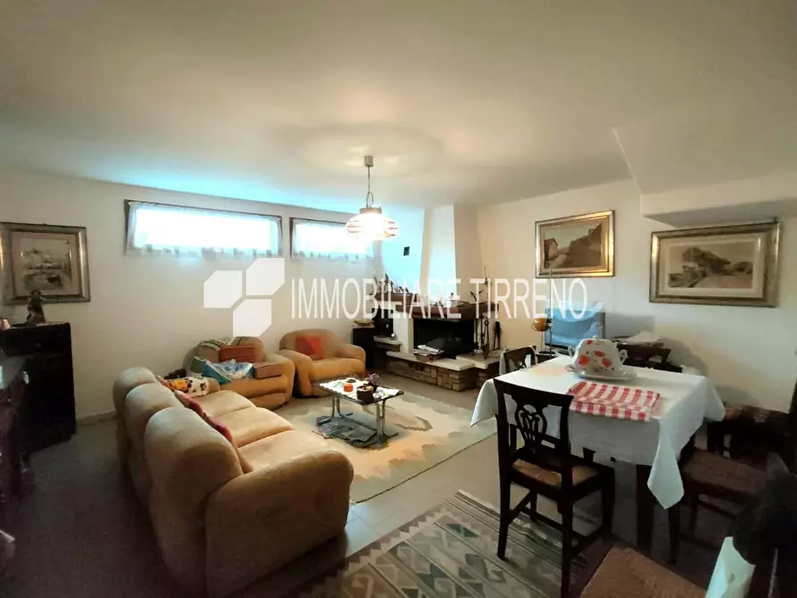 Immagine 19 di Villetta a schiera in vendita  a Massa