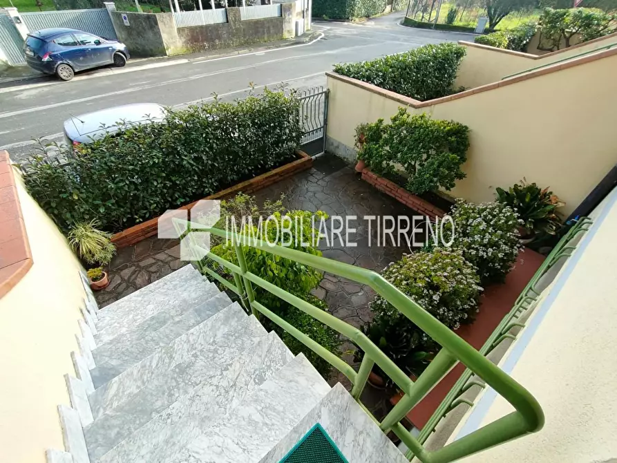 Immagine 3 di Villetta a schiera in vendita  a Massa