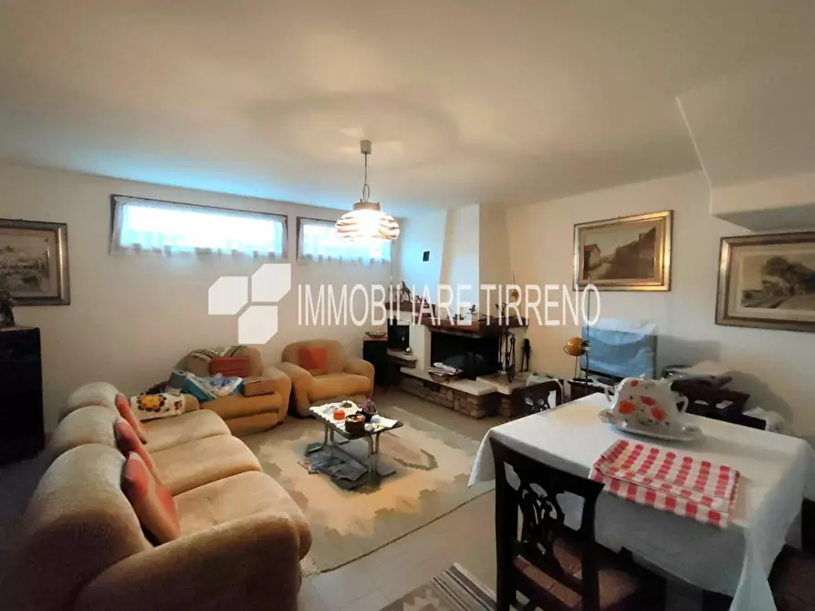 Immagine 15 di Villetta a schiera in vendita  a Massa