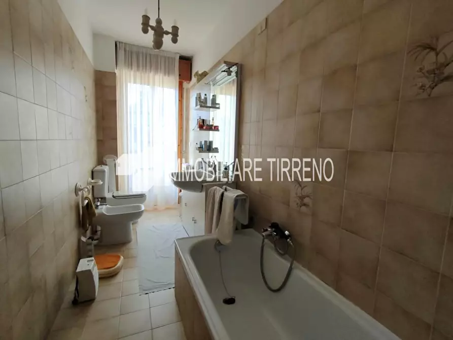 Immagine 12 di Villetta a schiera in vendita  a Massa