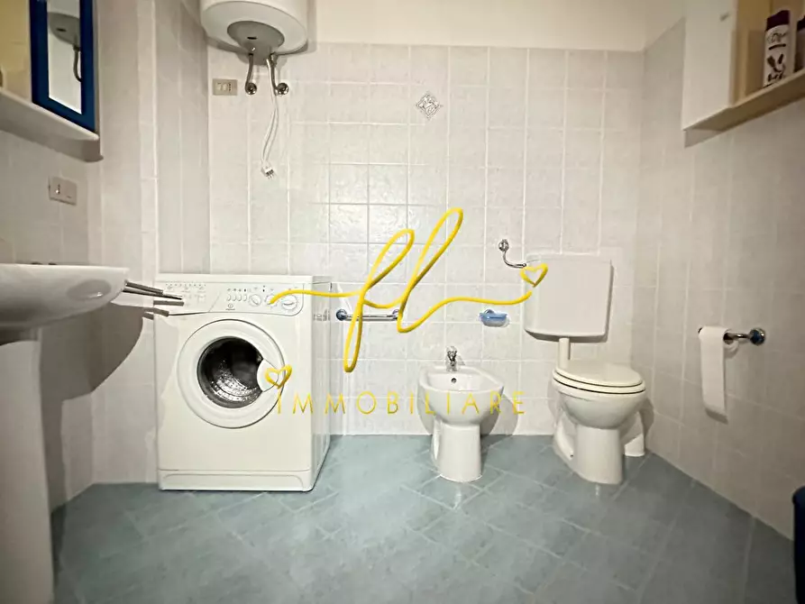 Immagine 12 di Appartamento in vendita  a Livorno