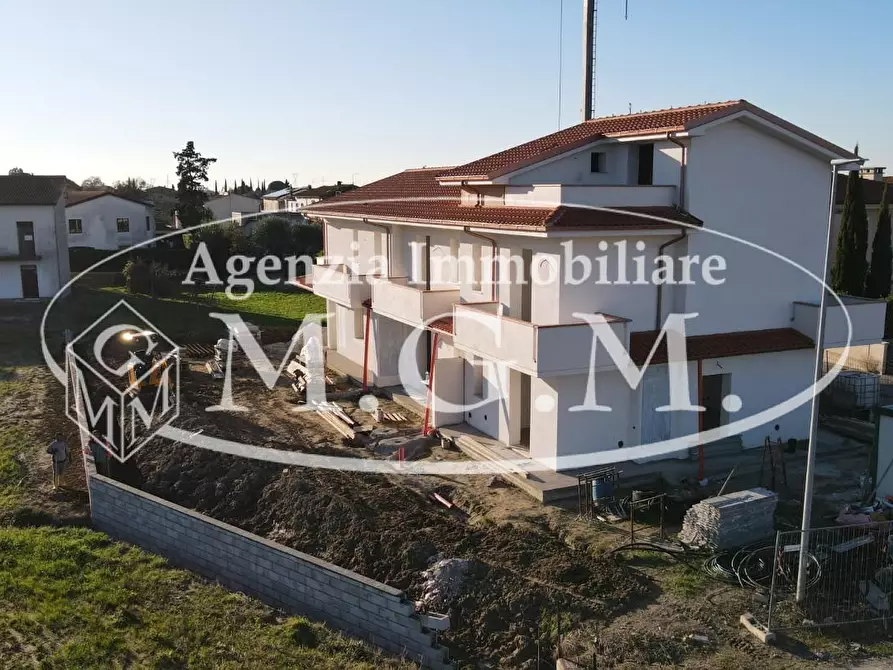 Immagine 11 di Casa trifamiliare in vendita  a Calcinaia