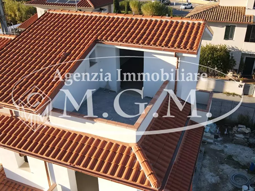 Immagine 14 di Casa trifamiliare in vendita  a Cascina