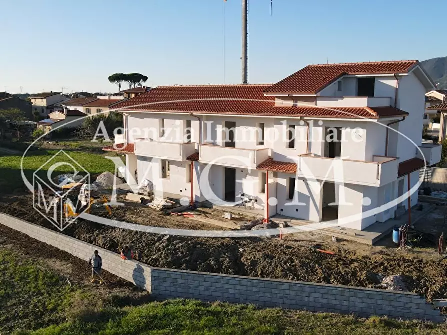 Immagine 10 di Casa trifamiliare in vendita  a Cascina