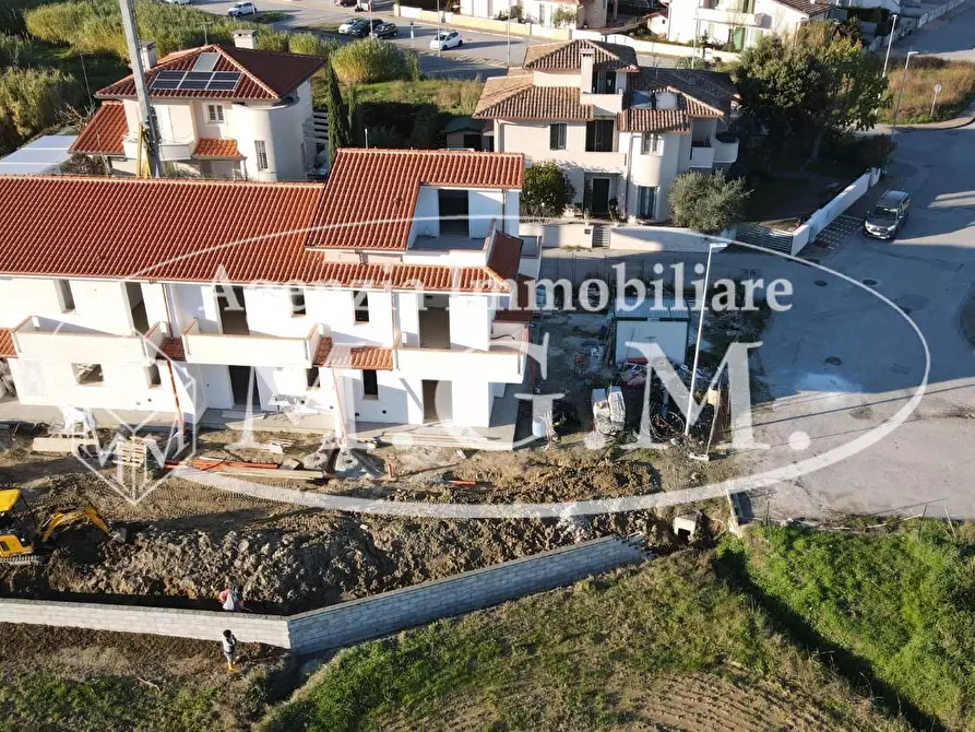 Immagine 15 di Casa trifamiliare in vendita  a Cascina